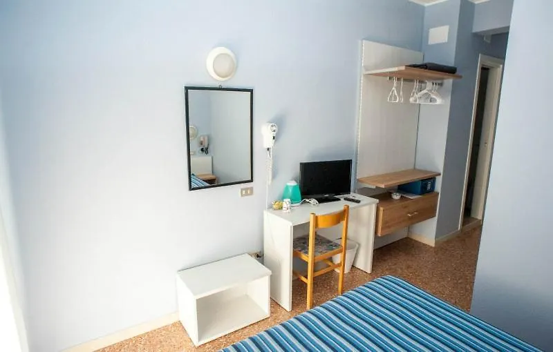 Hotel Los Angeles - Fronte Mare Riccione 3*,