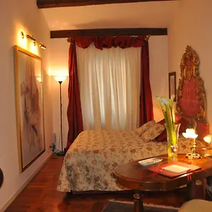 henry-7-venice-apartment.hotelinveneto.com/
