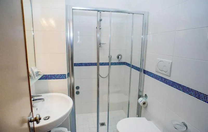 Hotel Los Angeles - Fronte Mare Riccione 3*,  Italie